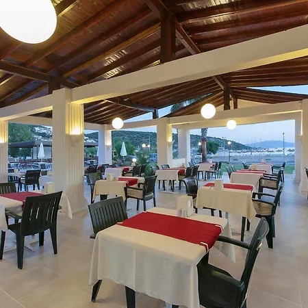 Kassandra Hotel 2*