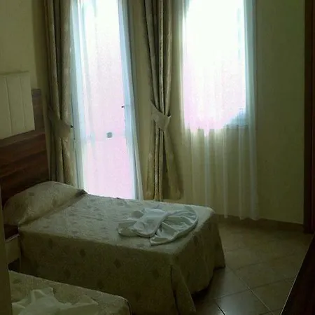 Hotel Kassandra 2*